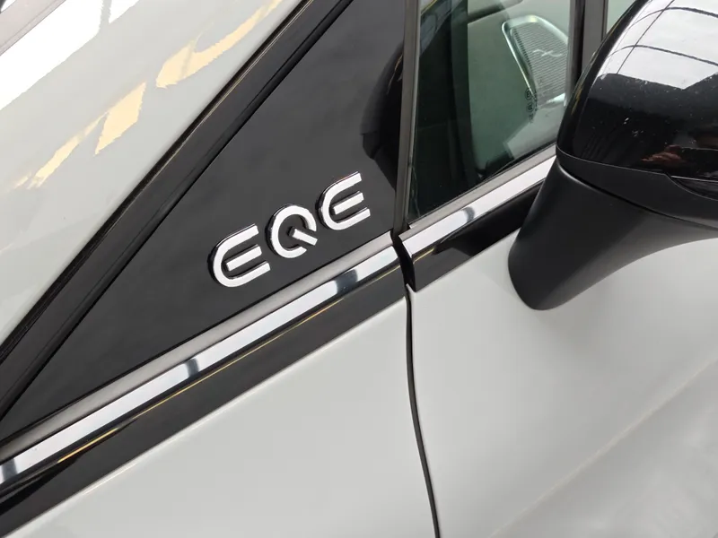 Mercedes Benz EQE foto 24