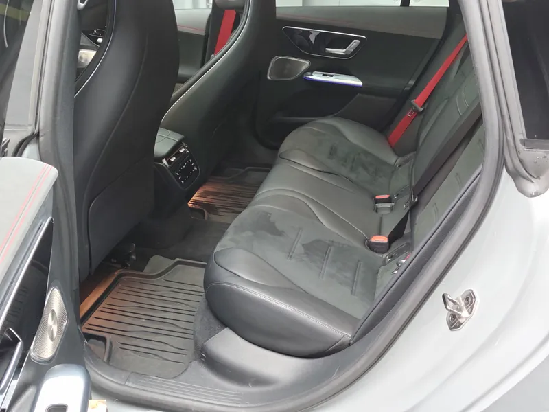 Mercedes Benz EQE foto 17