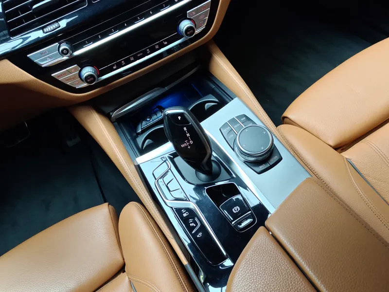 BMW 530 foto 16
