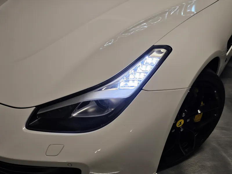 Ferrari GTC4 Lusso foto 42