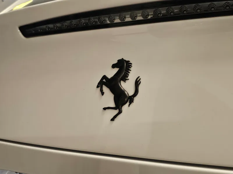 Ferrari GTC4 Lusso foto 40