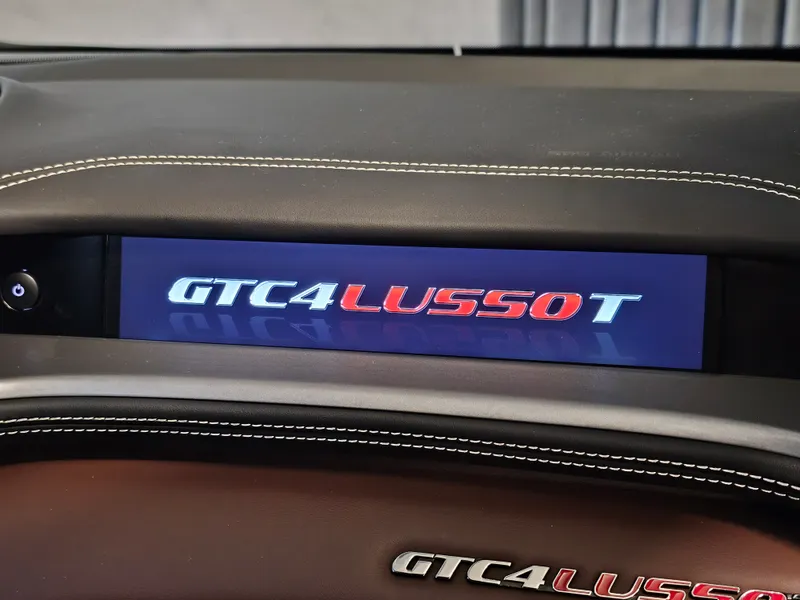 Ferrari GTC4 Lusso foto 11