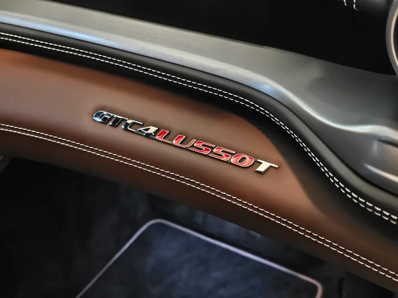 Ferrari GTC4 Lusso foto 33