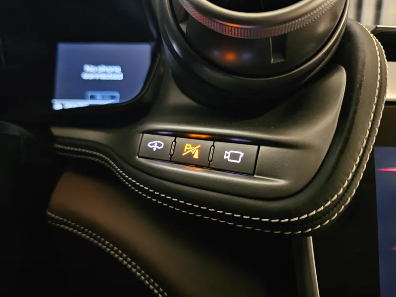 Ferrari GTC4 Lusso foto 15