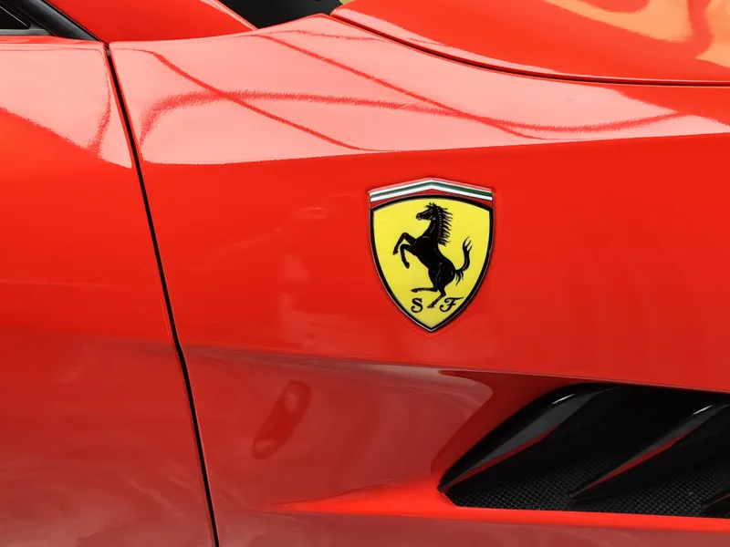 Ferrari GTC4 Lusso foto 40