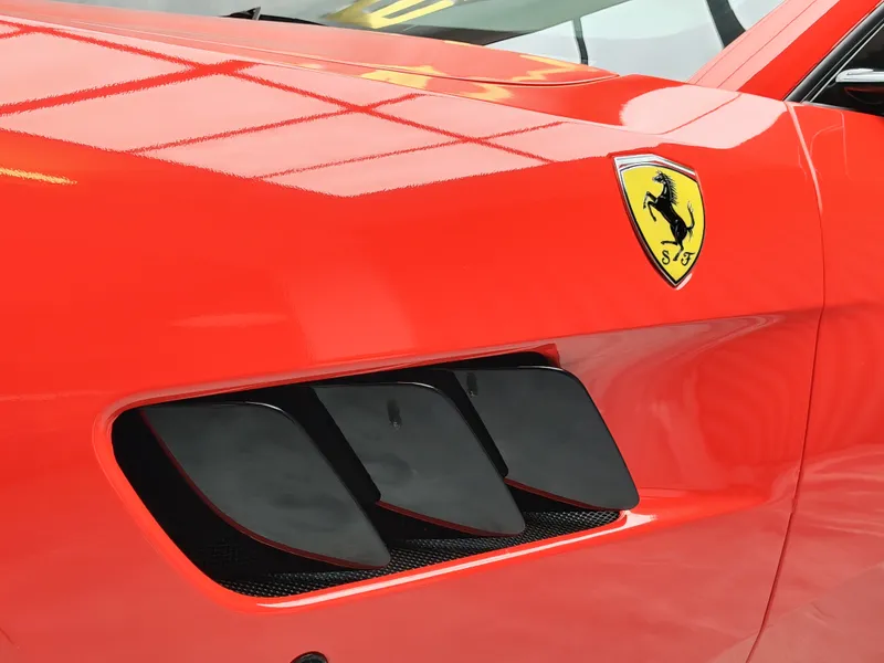 Ferrari GTC4 Lusso foto 41