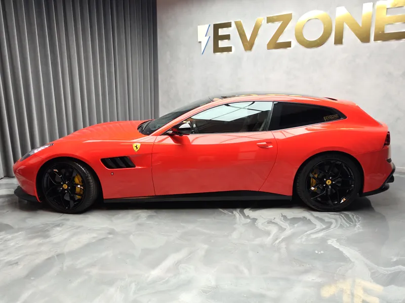Ferrari GTC4 Lusso foto 3