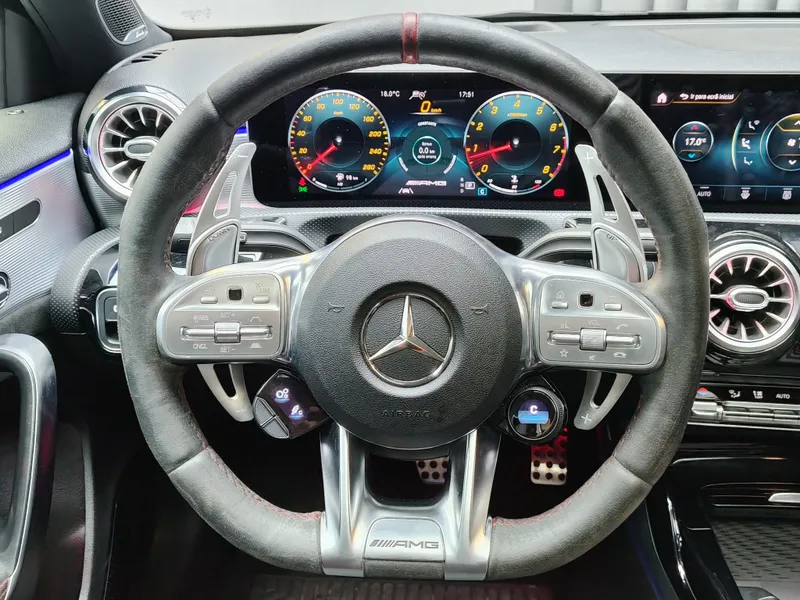 Mercedes Benz A 35 AMG foto 12