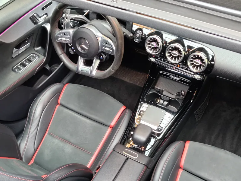 Mercedes Benz A 35 AMG foto 30