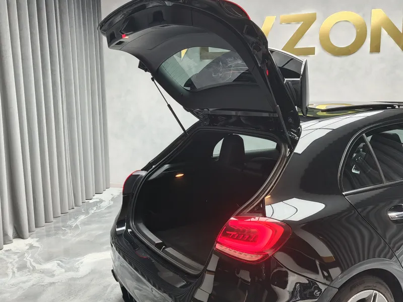 Mercedes Benz A 35 AMG foto 26