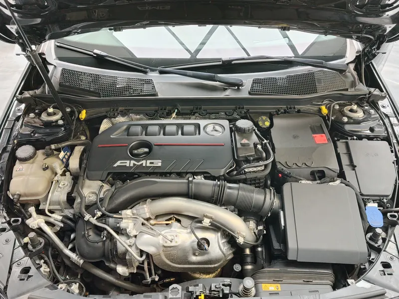 Mercedes Benz A 35 AMG foto 33