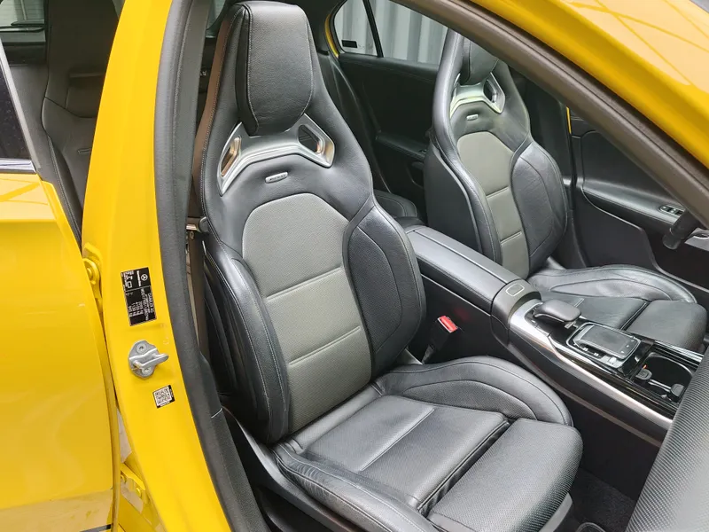 Mercedes Benz A 35 AMG foto 18