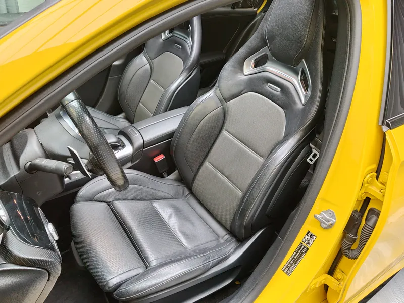 Mercedes Benz A 35 AMG foto 17