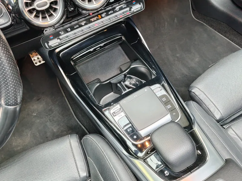 Mercedes Benz A 35 AMG foto 16