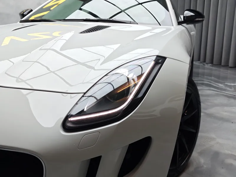 Jaguar F-Type foto 22