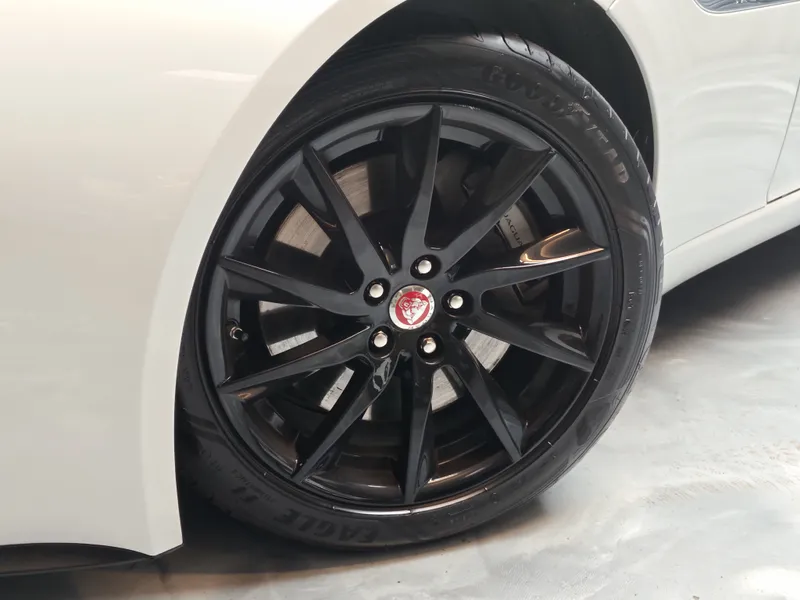 Jaguar F-Type foto 24
