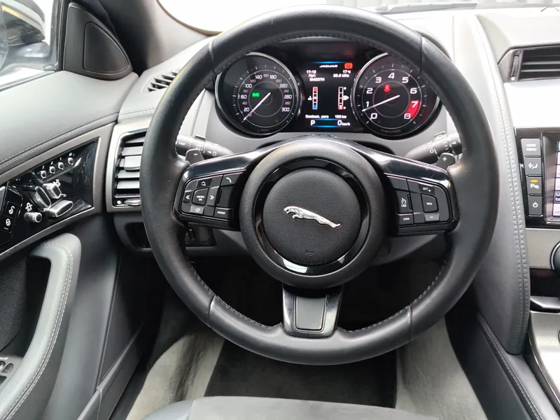 Jaguar F-Type foto 12
