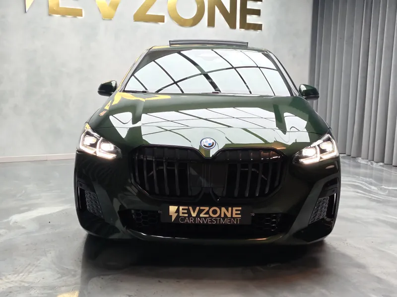 BMW 225xe Active Tourer foto 2