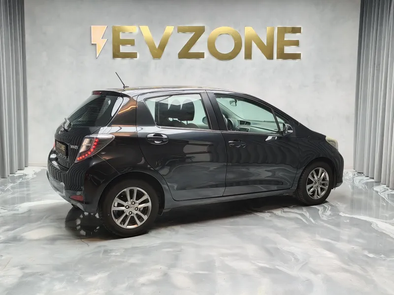 Toyota Yaris foto 6