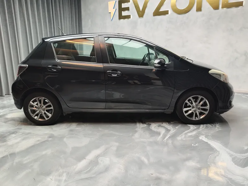 Toyota Yaris foto 7