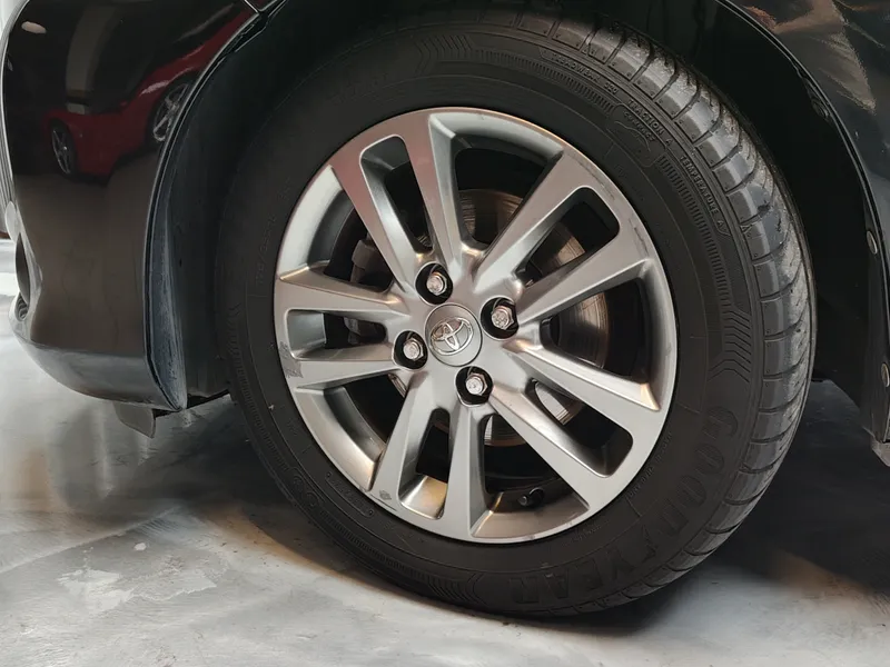Toyota Yaris foto 25