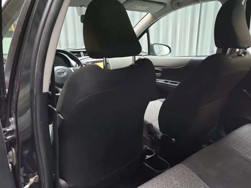 Toyota Yaris foto 19