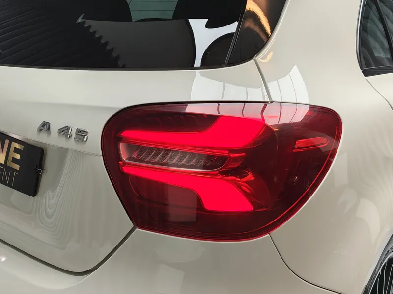 Mercedes Benz A 45 AMG foto 22