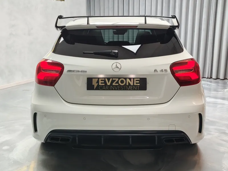 Mercedes Benz A 45 AMG foto 5