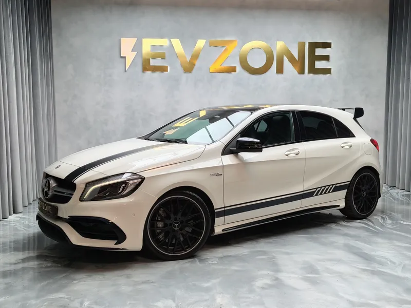 Mercedes Benz A 45 AMG foto 3