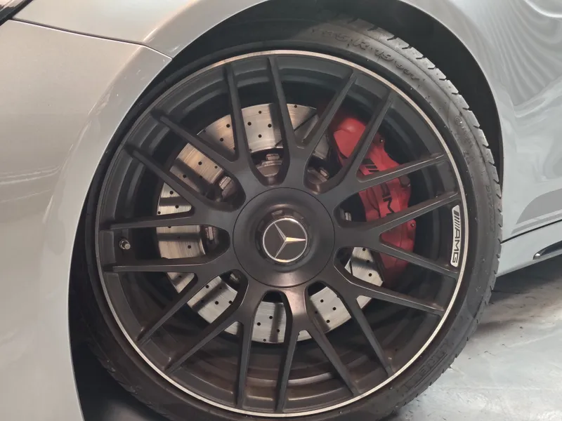 Mercedes Benz C 63 AMG foto 26