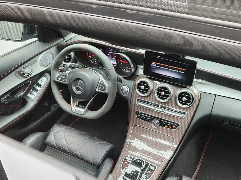 Mercedes Benz C 63 AMG foto 28