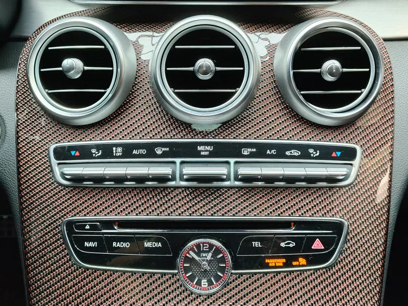 Mercedes Benz C 63 AMG foto 13
