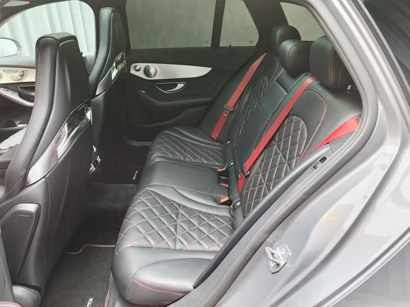 Mercedes Benz C 63 AMG foto 21