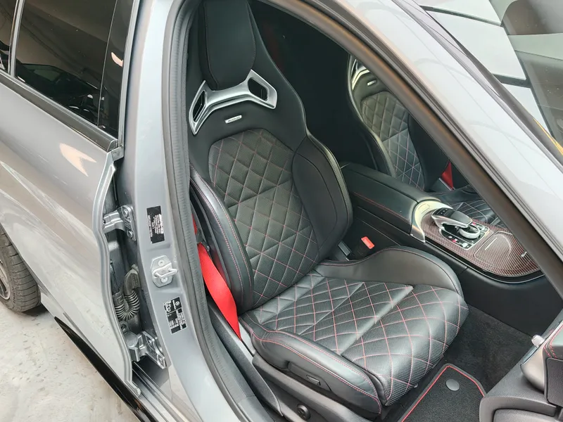 Mercedes Benz C 63 AMG foto 19