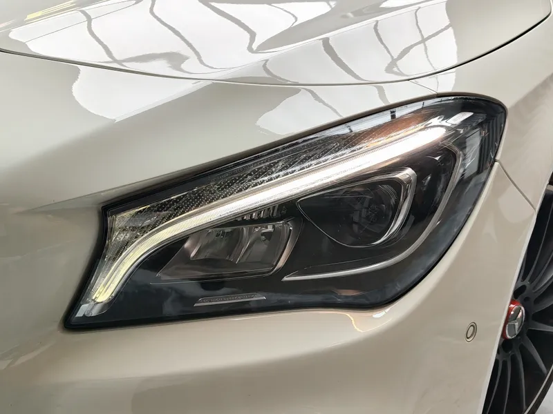 Mercedes Benz CLA 45 AMG foto 21