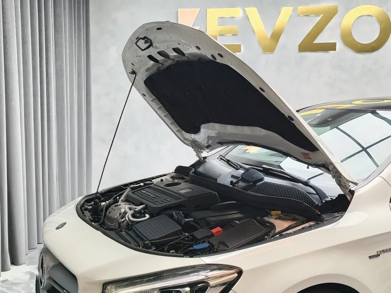 Mercedes Benz CLA 45 AMG foto 26