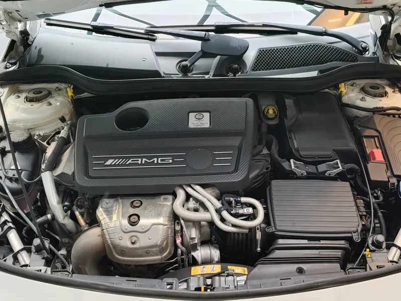 Mercedes Benz CLA 45 AMG foto 27