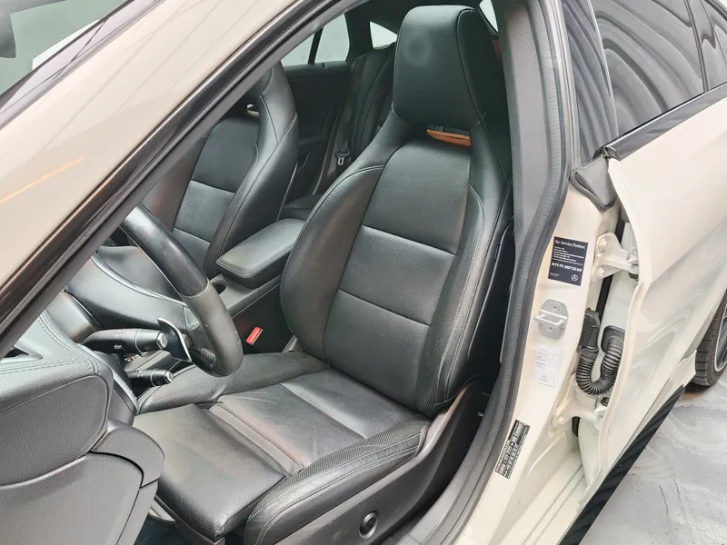 Mercedes Benz CLA 45 AMG foto 18