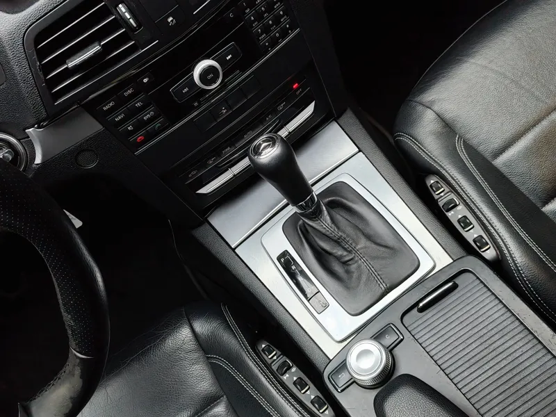 Mercedes Benz E 250 foto 16
