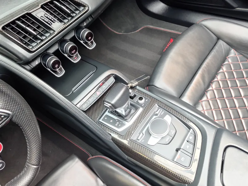 Audi R8 Spyder foto 17