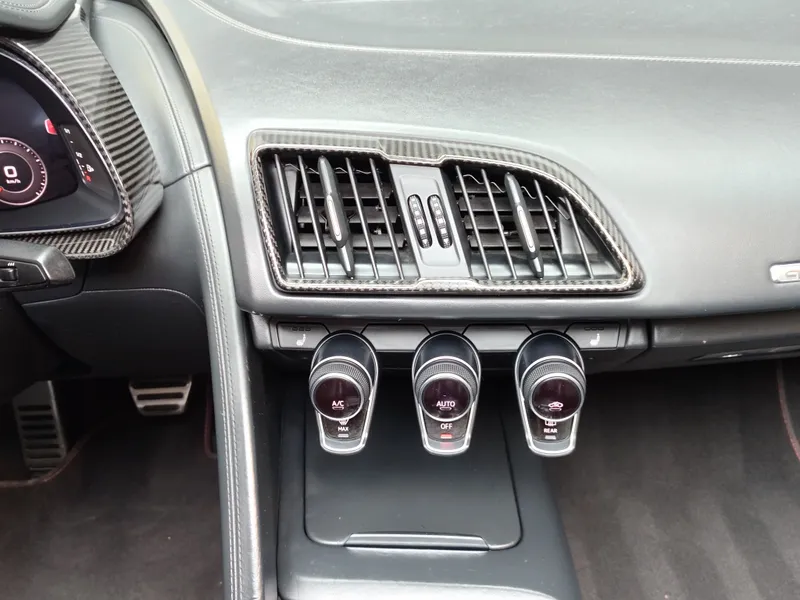 Audi R8 Spyder foto 16