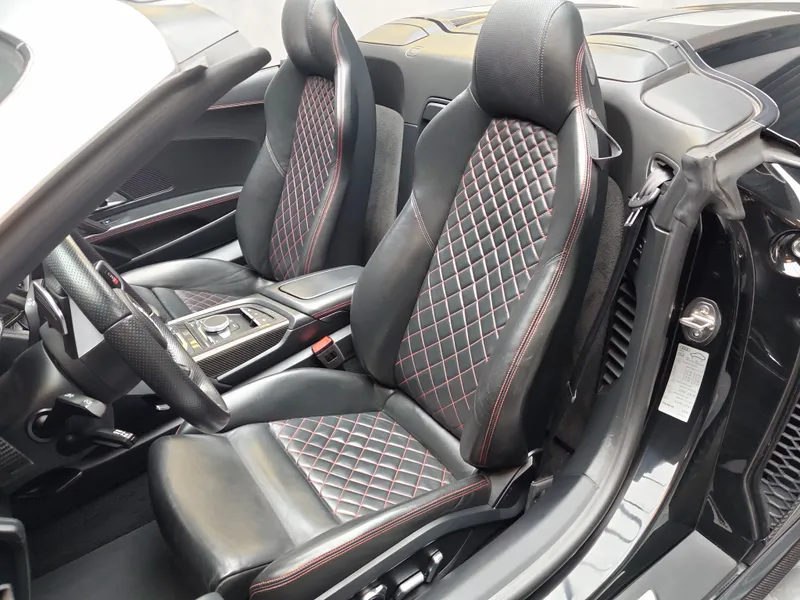 Audi R8 Spyder foto 18