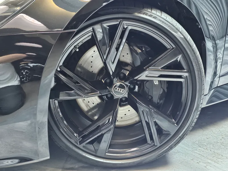 Audi RS6 Avant foto 32