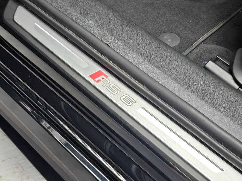 Audi RS6 Avant foto 27