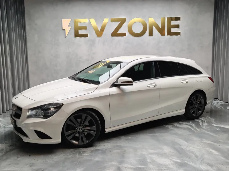 Mercedes Benz CLA 200 foto 3