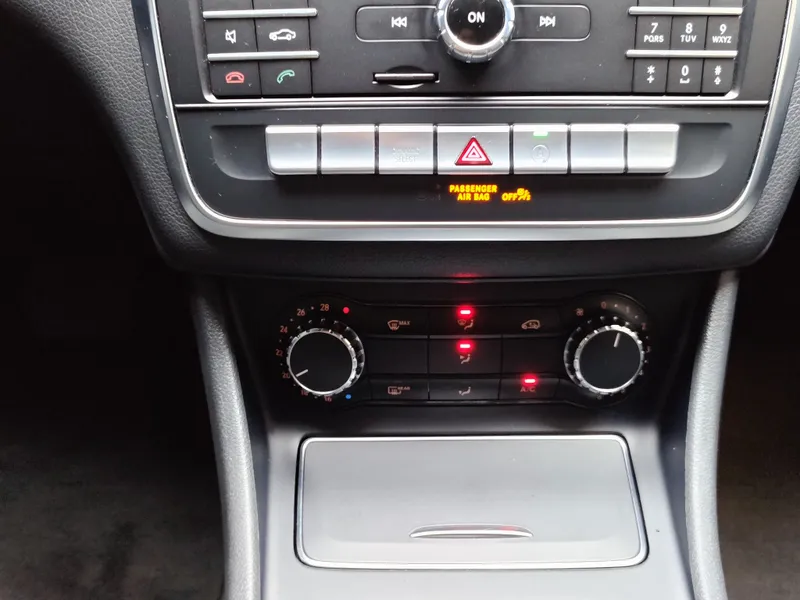 Mercedes Benz CLA 200 foto 16