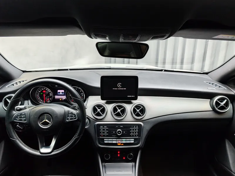 Mercedes Benz CLA 200 foto 10