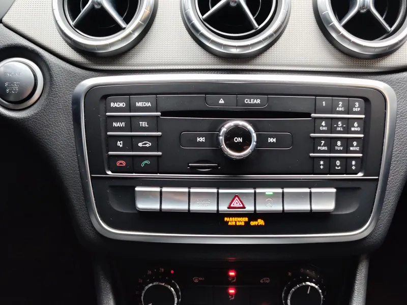 Mercedes Benz CLA 200 foto 15