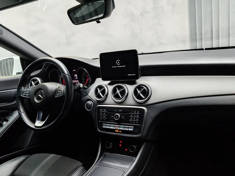 Mercedes Benz CLA 200 foto 11