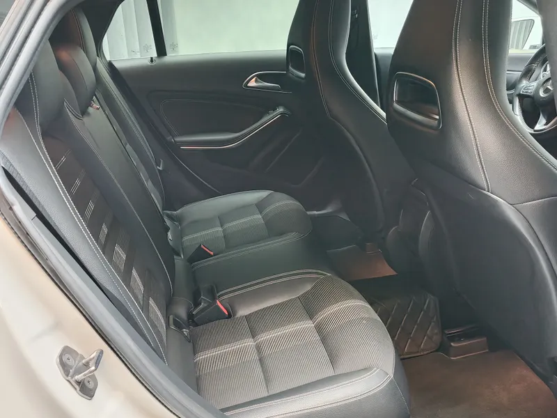 Mercedes Benz CLA 200 foto 20